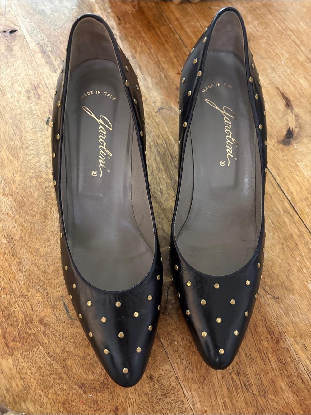 Gardini Black Leather Pointed Toe Heels with Gold Studs eu size 7 like 6 USA
